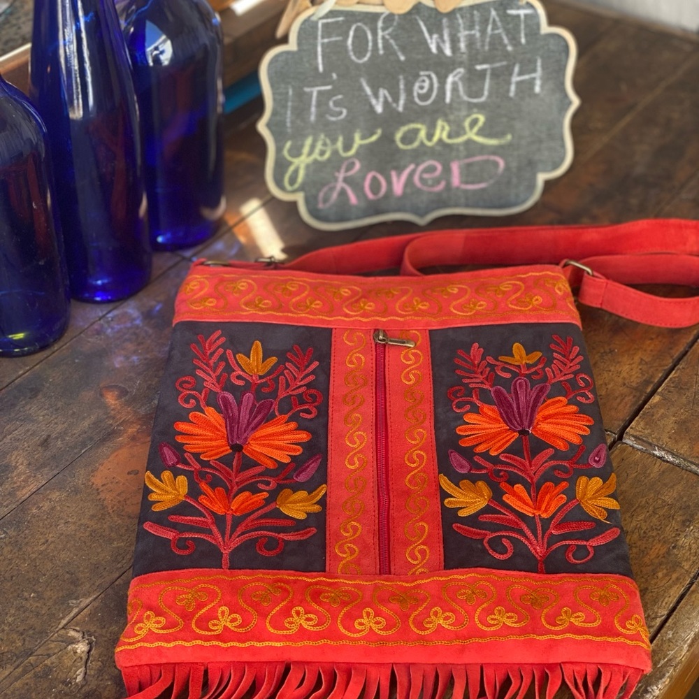 Bohemian Floral Embroidered Multi-Pocket Fringe Satchel Bag